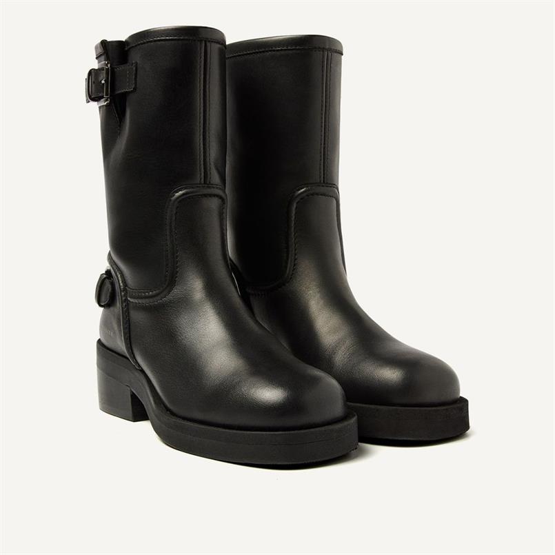 Eve leva black leather