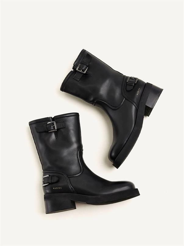 Eve leva black leather