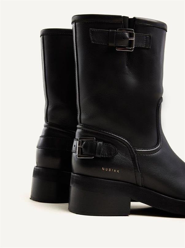 Eve leva black leather
