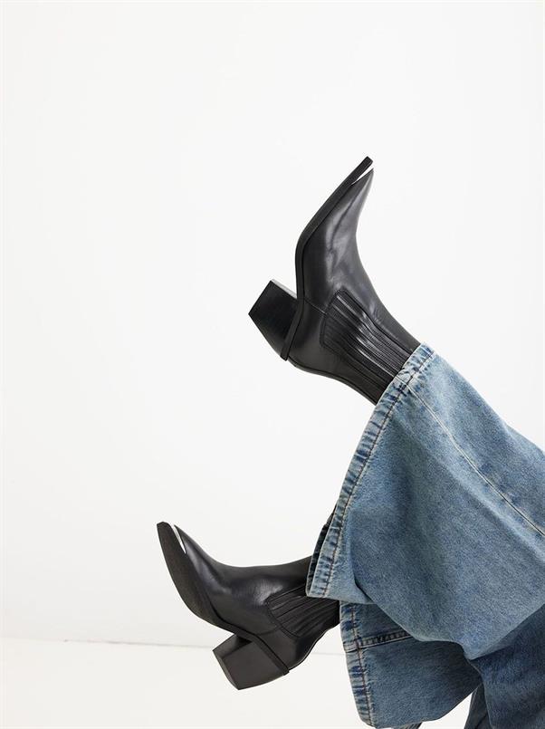 Liv loua metal black